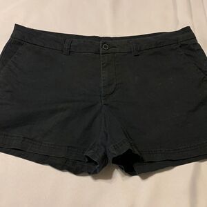 Magellan Outdoors Black shorts size 16